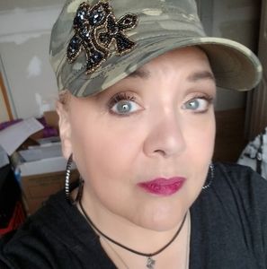 Meet your Posher, Connie